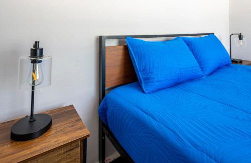 Cozy 2BR Retreat with Workspace - Washer and Dryer - Foto 18