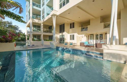 Hemingway 3 Bedroom Condo 2 Blocks from the Beach - Photo 24