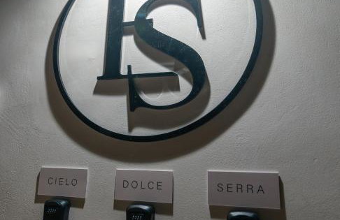 Elsta Stay Suites - Photo 2