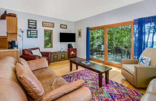 Jacobia Lakefront Retreat - Photo 5