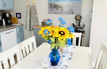 Walk to Beach, Harbor, Fire Pit, Outdoor Shower - Foto 3