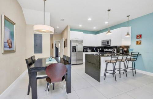 3 Bed Town Home With Splash Pool! 3 Bedroom Townhouse by RedAwning - Foto 28