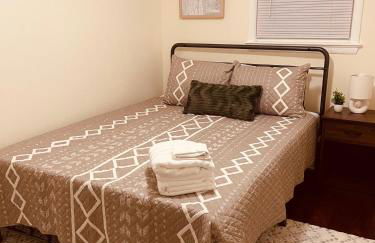 Newly renovated charming home with parking - Foto 9