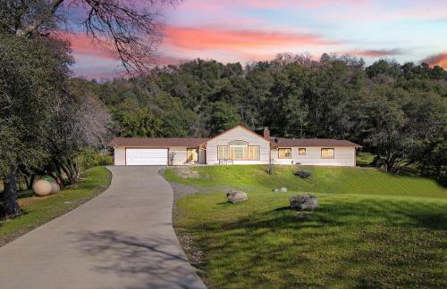 Villa near Yosemite & bass lake w/Hot Tub/EVcharge - Foto 1