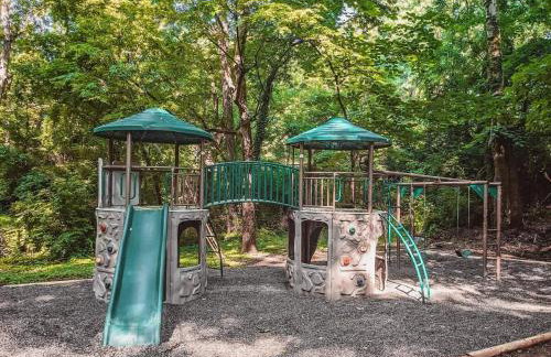 River Cabin Hot Tub & Swim Spa Near Downtown - Foto 26