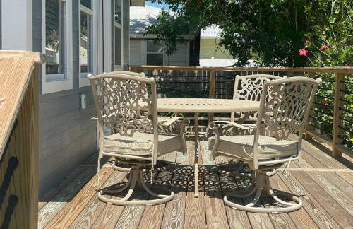 Updated,spacious, maritime 3BR downtown cottage - Photo 16