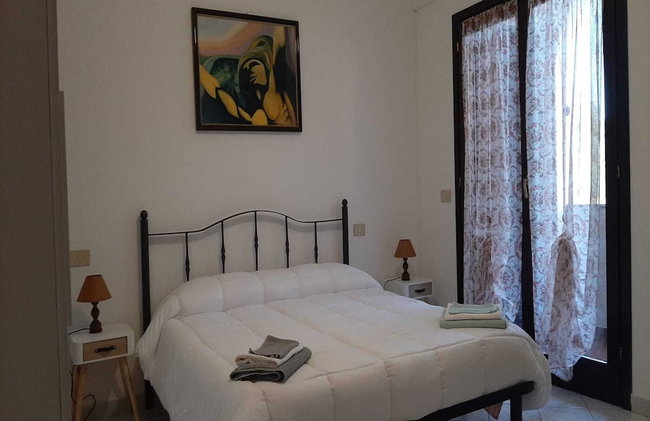 Olbia, Near Costa Smeralda Airport - Non-smoking - Photo 3