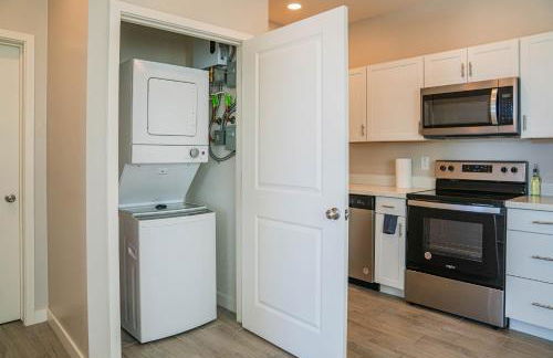 Serene 2BR Home with Premium Beds - Foto 11