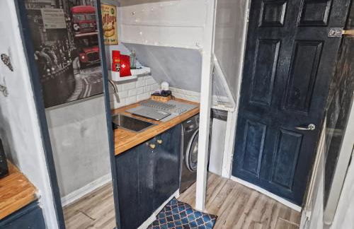 Cosy Studio in Hampton Hill short Walk to Bushy Park with Free Parking and WiFi and Pets welcome - Foto 23