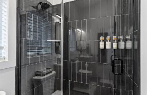 The Acorn - Tiny House in HISTORIC OAKWOOD - Foto 19