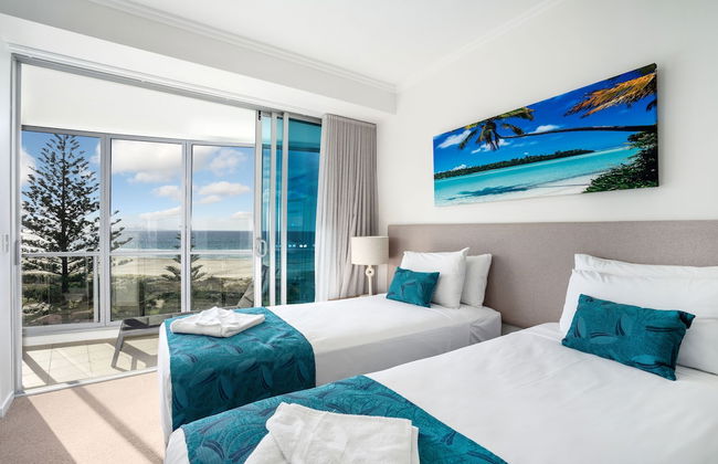 Reflection Tower Two - Photo 9