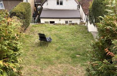 Caterham 3 Bed House, Free on street Parking - Photo 29