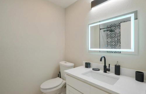 Perfect Getaway Home w Pool Jacuzzi Cinema Room - Foto 31