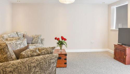 Carpenters Cottage - Photo 3