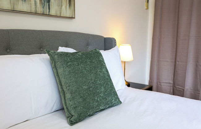 StayAU Serene 3BR Haven for Families - Photo 17