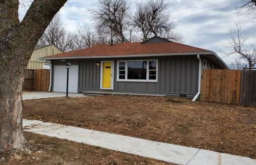 South Side Chic 3Br 1Ba 10mn to McConnell Spirit - Photo 1