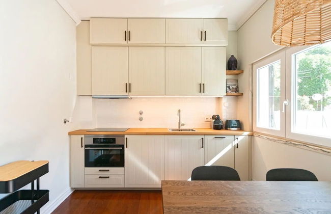 Coastal Comfort: Apartment Retreat By The Sea - Photo 4