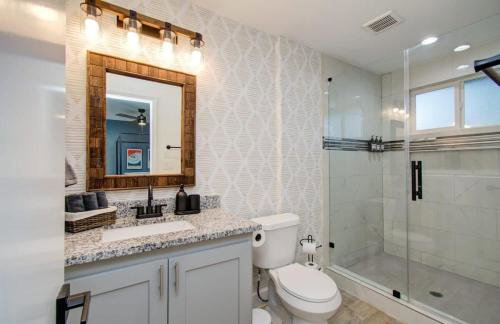 Friendswood Getaway - 5 Bedrooms + Pool + Patio - Foto 18