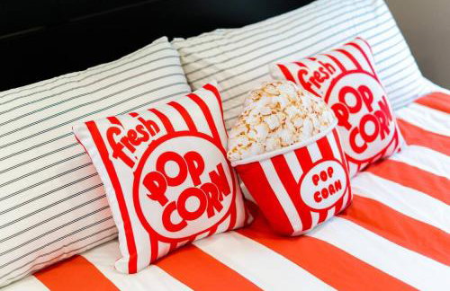 The Corniest Property in Texas ♥ 4 BR ♥ 1/4 Acre ♥ - Foto 22