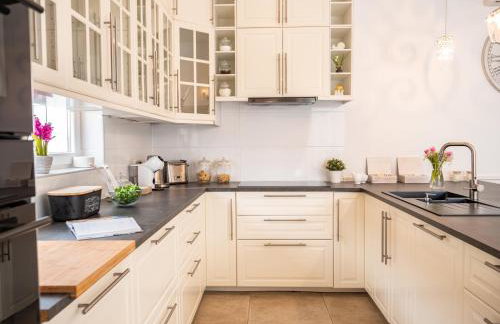 Elegant Hvar town villa with pool - Photo 15