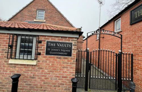 Glastonbury Hidden Passage, Split Level 1 Bedroom Apt - Photo 20