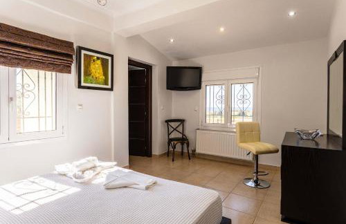 Filiatra s Cozy Haven A Peaceful Escape in Nature - Foto 34