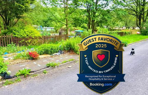 3 Bedroom House Ideal for Work Family Short or Long Term Stays Easy Access to Manchester Oldham Halifax Bury - Foto 1