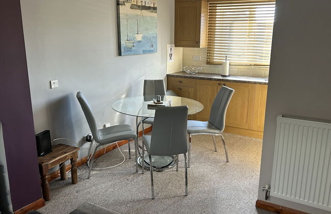 Spacious Detached Bungalow With Ample Parking - Foto 26