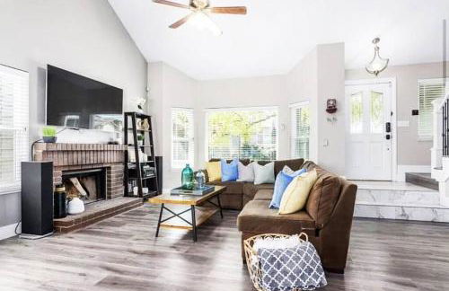 Stunning Modern Home King Bed Pool Jacuzzi Fire pit - Foto 4