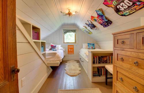 Serene Silver Bay Home on Lake George with Boat Slip - Foto 26