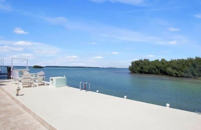 Waterfront Home With Swimming Pool 4 Bedroom Home by RedAwning - Foto 26