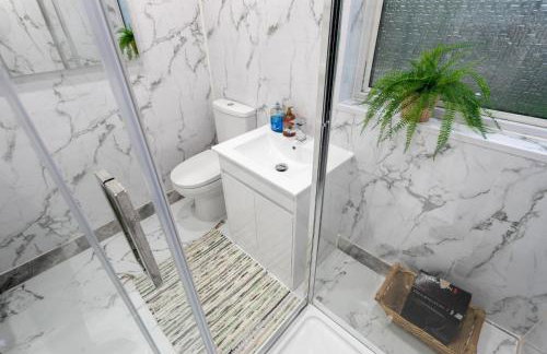 3Br-5Guests-Parking-Netflix-10minCentralNottingham - Foto 44