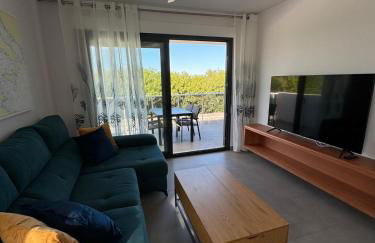 AT Almirall I - Photo 5