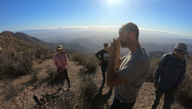 Apreciando la geología del cerro Tamaya