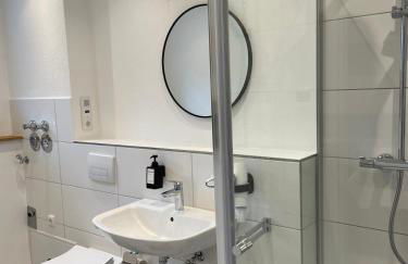 1,5-Zimmer, Top ausgestattet, 4 Pers, Souterrain, Self Check-in, Parkplatz, Netflix & Amazon Prime - Foto 25