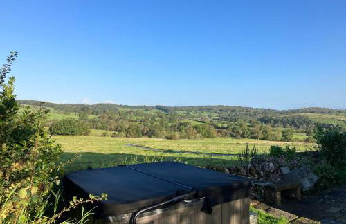 The Farmhouse - Photo 37