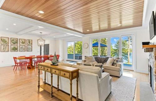 Luxury Waterfront Home w Heated Pool and Hot Tub - Foto 7