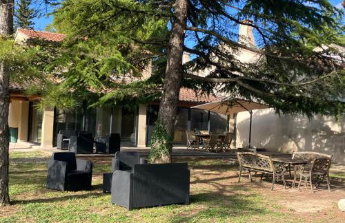 Mazet des Cèdres au pied de la colline - Foto 6