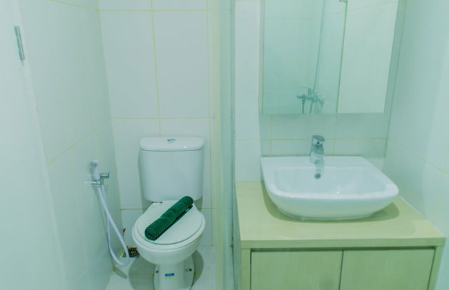 Comfortable and Simply Studio Apartment at Tamansari Skylounge - Foto 11