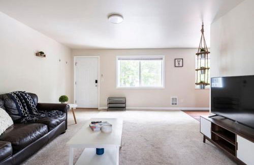 Spacious Kenmore Apartment- King Bed, Queen Bed, Fast Wifi - Foto 6