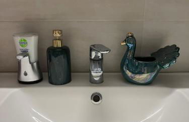 The Art Apartment - Photo 24