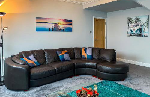 The Gables Poole, 3 Bedroom Penthouse Apartment - Photo 1