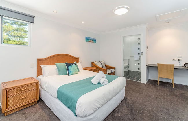 Adrift Apartments - Photo 9