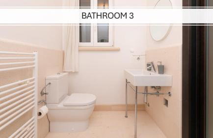 VILLA PHILIPPA - luxurious five-room villa - idyllic location - first row to the sea - spectacular view of the sea bay - unforgettable sunsets - 15 minutes from Supetar ferry port - free parking - private heated pool - Foto 26