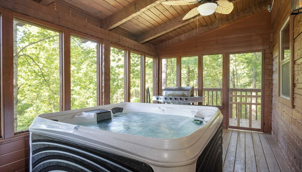 Hot Tub, Deck Views, Foosball, Firepit Secluded Cabin Dudley IV by Avantstay - Foto 2, Interior