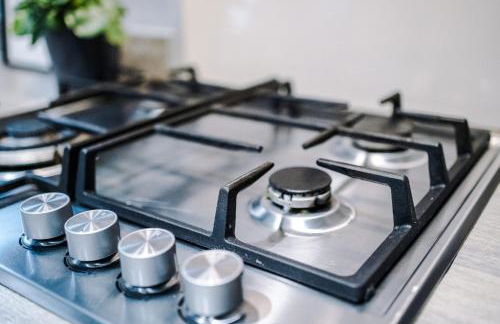 Spacious Modern Chester Home - Great Location - Photo 46