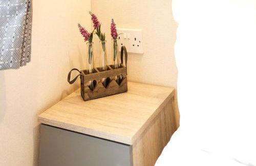 Pine Lodge with Hot Tub - Foto 25