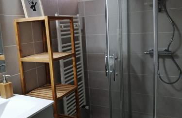 Jolie maison de ville avec un extérieur au calme - Les Dragons de la Chamoiserie NIORT - Foto 18