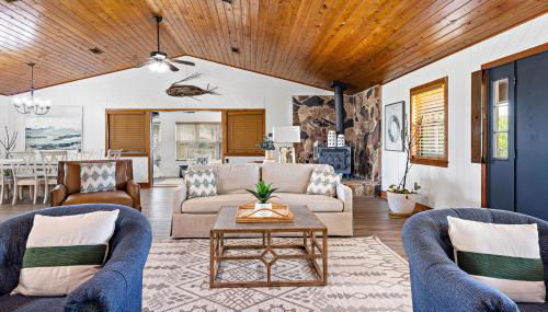 Wolf Bay House - Photo 3