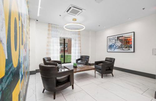 Modern 2BR 2BA Condo Sleeps 8 with Gym Laundry 20 Min to NYC - Foto 19